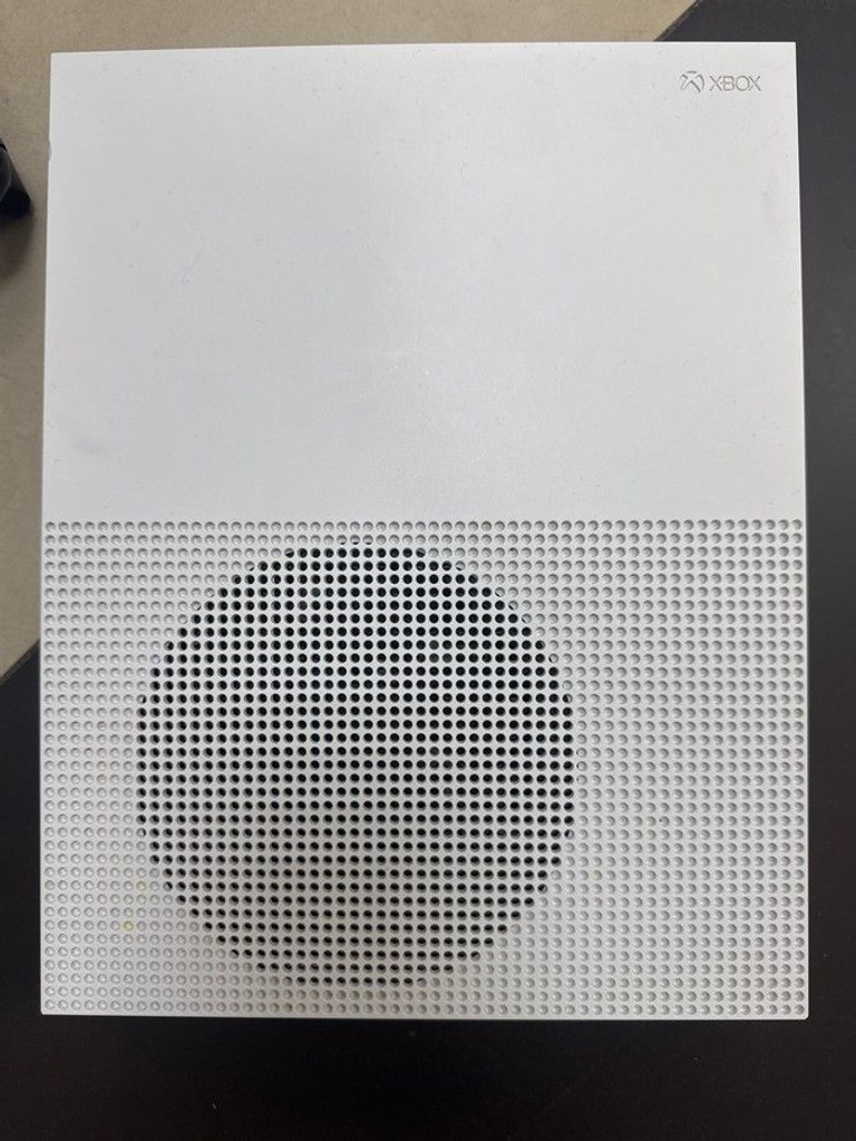 Купить Microsoft Xbox One S 500GB Б/У