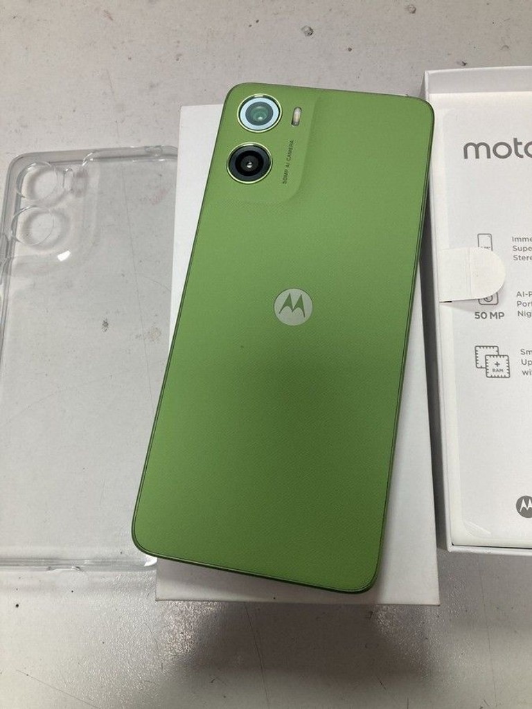 Дешево Motorola moto g06 4g 4/64gb tendril з ломбарду