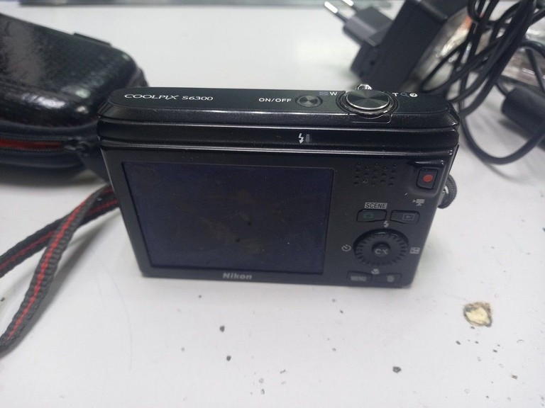 Купити Nikon coolpix s6300 Б/У