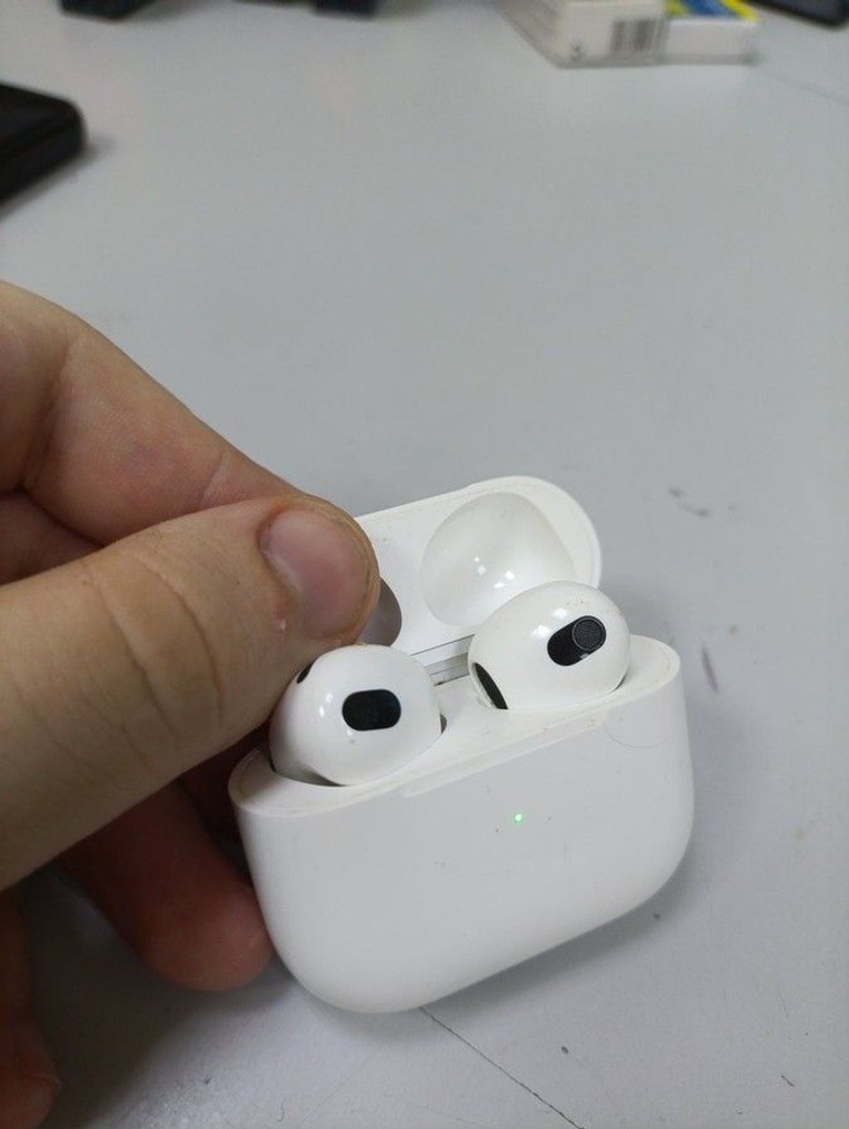Дешево Apple airpods 3rd generation з ломбарду