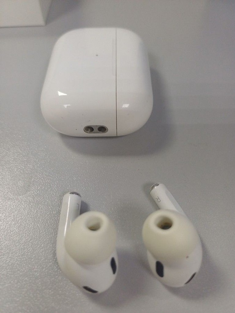 Apple airpods pro 2nd generation magsafe Код:01-201110328. Изображение 6