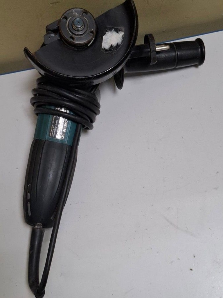 Дешево Makita GA5030 з ломбарду