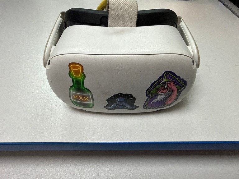 Дешиво Oculus Quest 2 128 GB с ломбарда