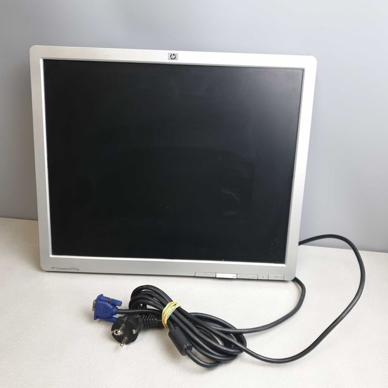 Купить Hp LA1951g Б/У