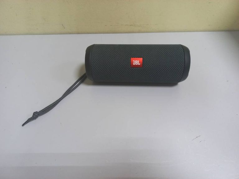 Jbl flip essential