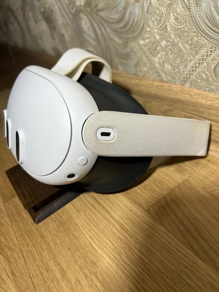 Дешиво Окуляри віртуальної реальності Meta Quest 3 128GB с ломбарда