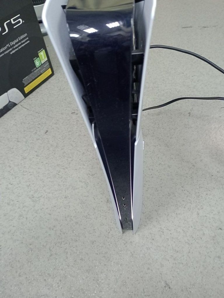 Оголошення Sony PlayStation 5 Slim Digital Edition 1TB Б/У