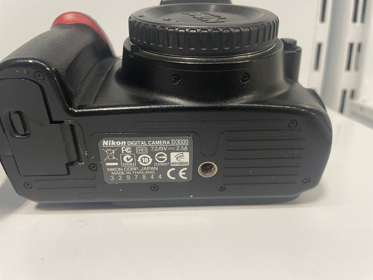 Nikon d3000 body Код:01-200560595. Изображение 6