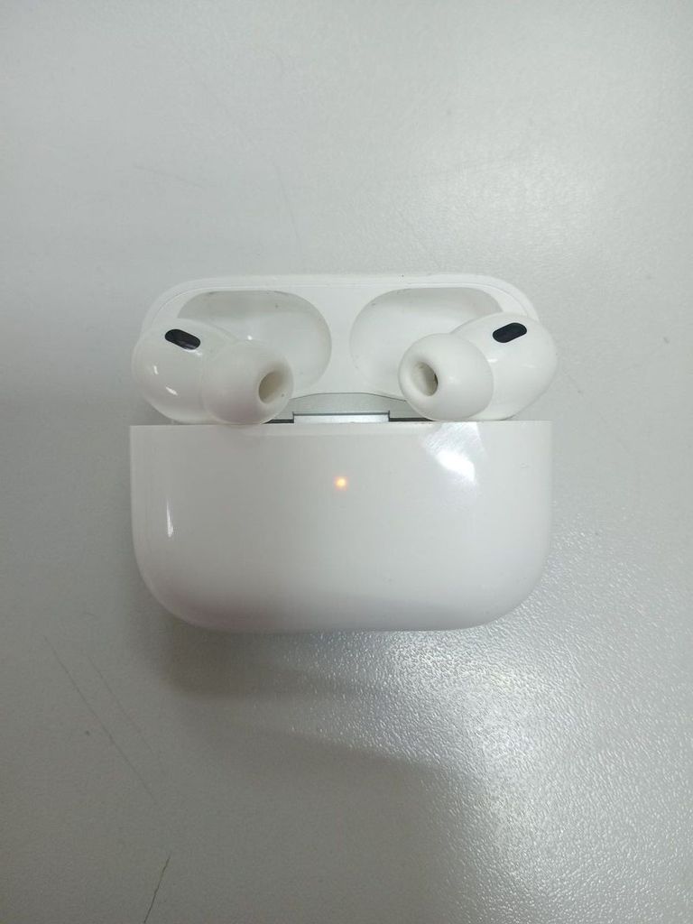 Купить Apple airpods pro 2nd generation with magsafe charging case usb-c Б/У