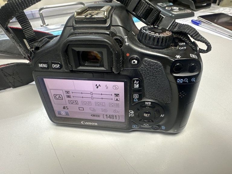 Дешево Canon eos 7d canon ef-s 18-55mm f/3.5-5.6 is з ломбарду