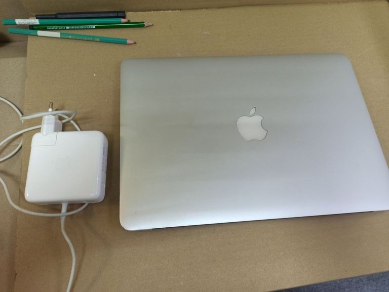 Apple macbook air a1466/ 13,3"/ core i5 1.3ghz/ram4gb/ssd128gb/intel hd graphics 5000 Код:01-200778870. Изображение 6