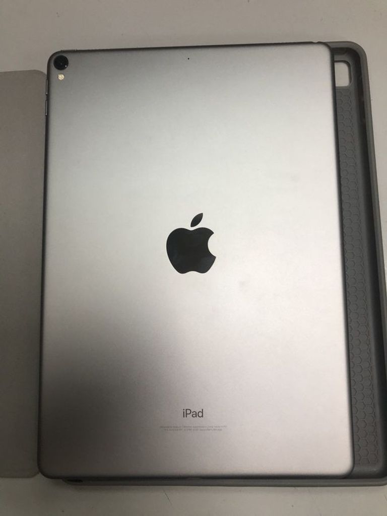 Купить Apple ipad pro 10,5 wifi a1701 64gb Б/У