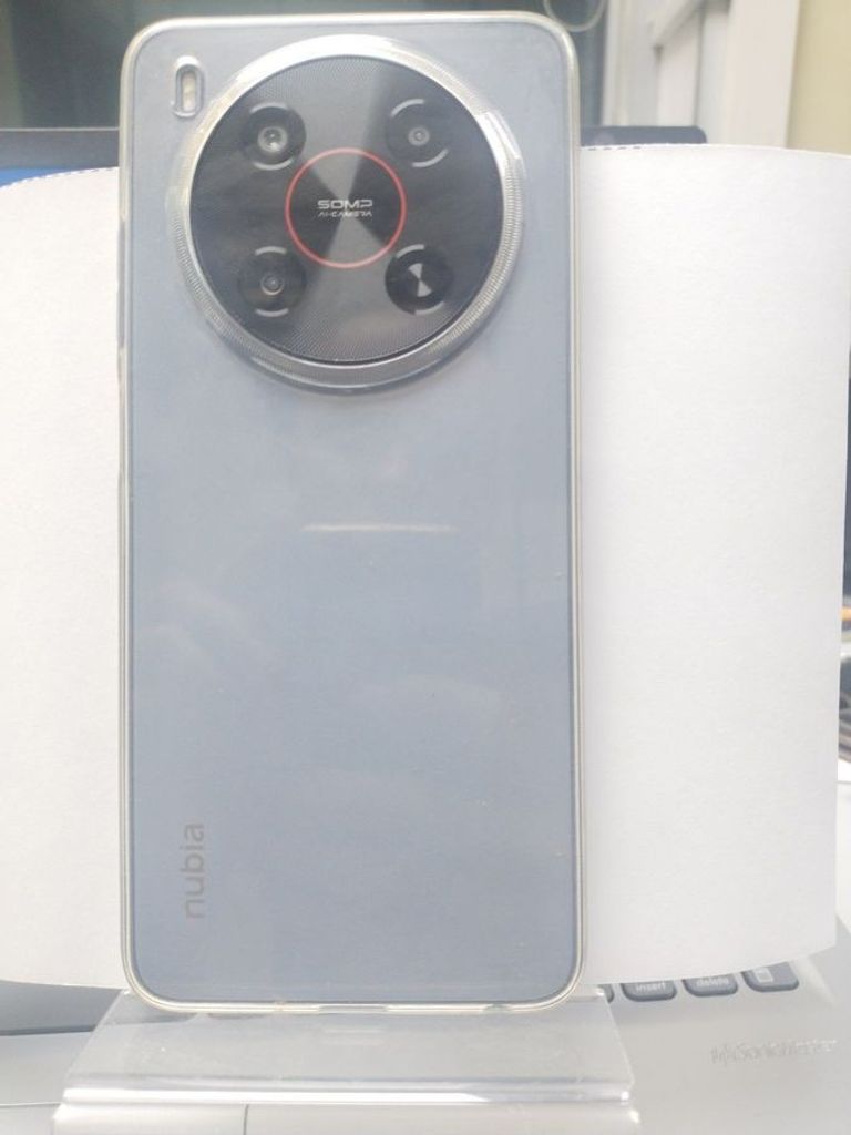 Дешиво Zte nubia v70 max 6/128gb с ломбарда