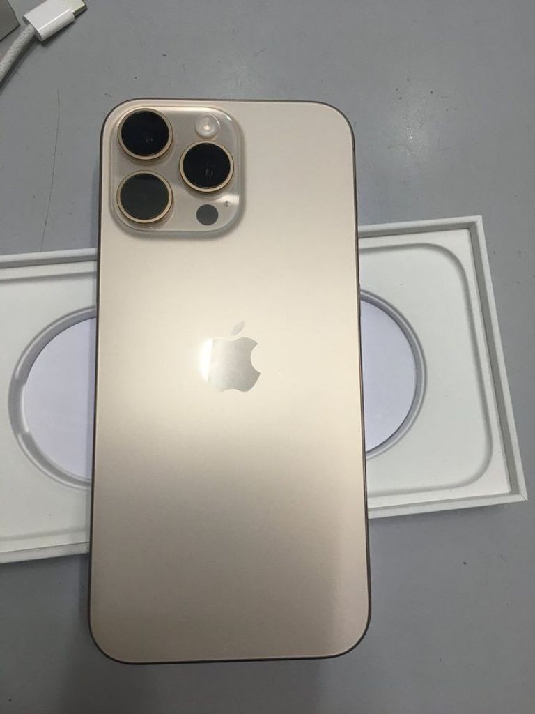 Дешиво Apple iPhone 16 Pro Max 256GB Black Titanium (MYWV3) с ломбарда