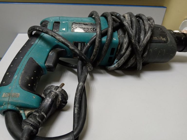 Дешево Makita HR2470 з ломбарду