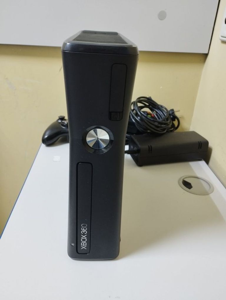 Оголошення Microsoft xbox 360s console 1439 250gb Б/У