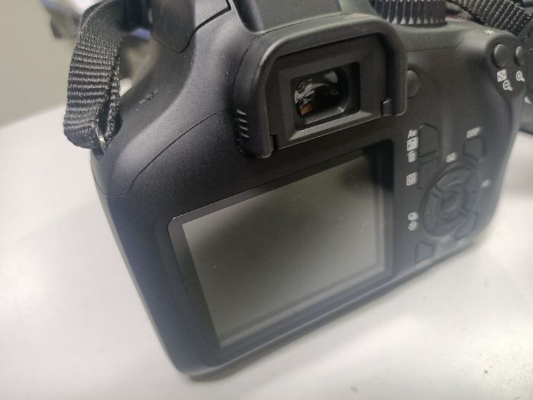 Оголошення Canon eos 4000d + ef-s 18-55mm macro 0-25m 0,8ft Б/У