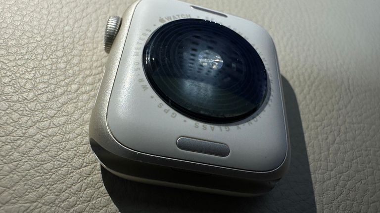 Apple watch se 2 gps 40mm aluminium case Код:01-200842252. Изображение 7