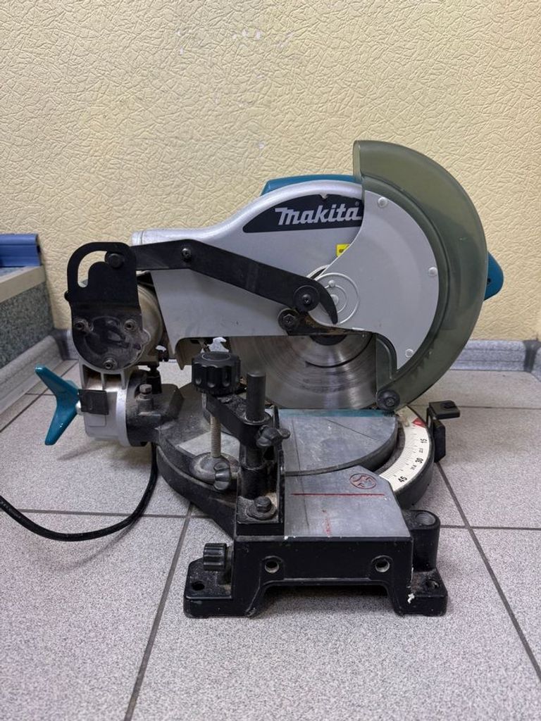 Оголошення Makita MLS100 Б/У