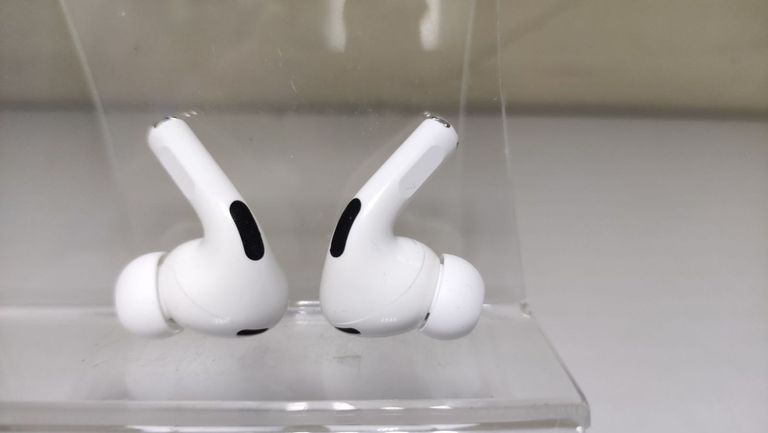 Дешево Apple airpods pro 2nd generation with magsafe charging case usb-c з ломбарду