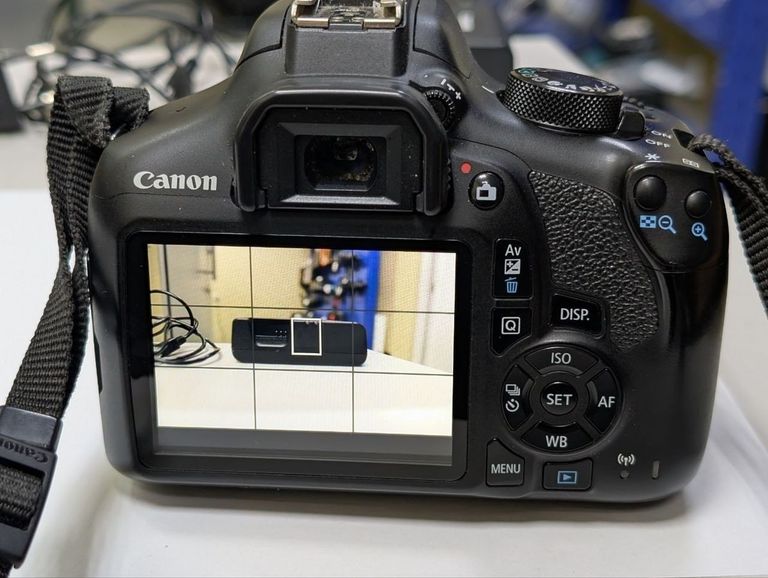 Canon eos 1300d canon ef-s 18-55mm f/3.5-5.6 is ii Код:01-200888272. Зображення 8