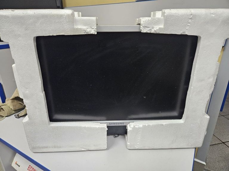 Оголошення Samsung 920nw Б/У