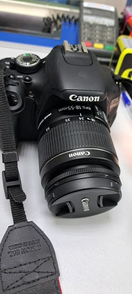 Купити Canon eos 600d + ef-s 18-55mm 1:3.5-5.6 is ii Б/У