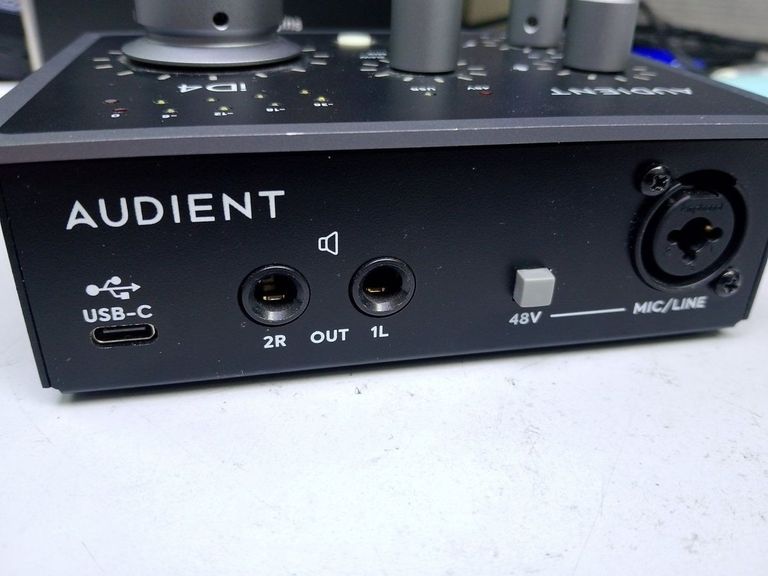 Дешево Audient ID4 MKII з ломбарду