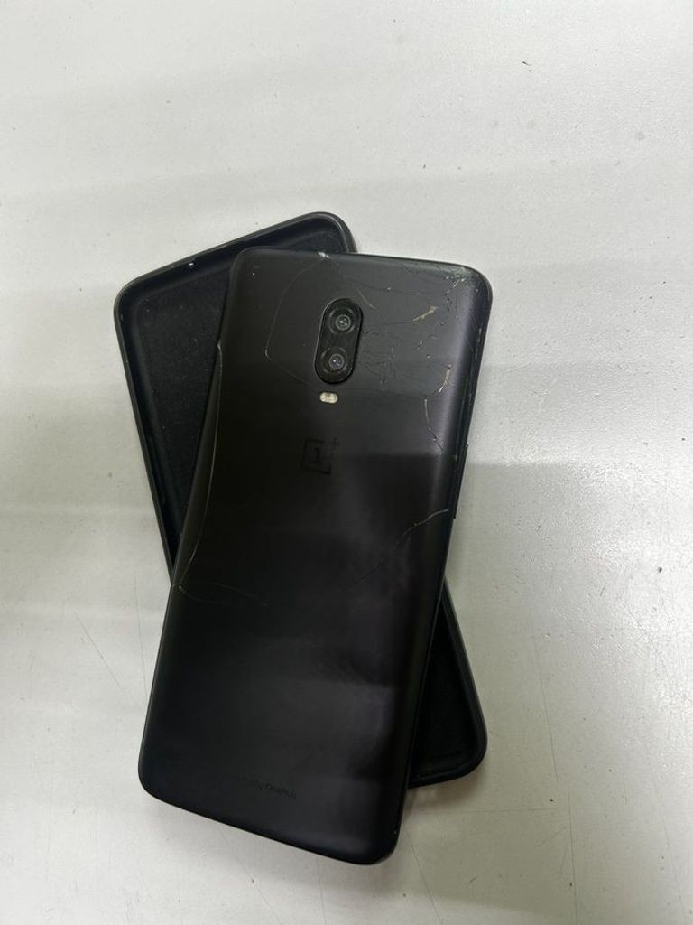 Дешиво Oneplus 6t 8/128gb с ломбарда