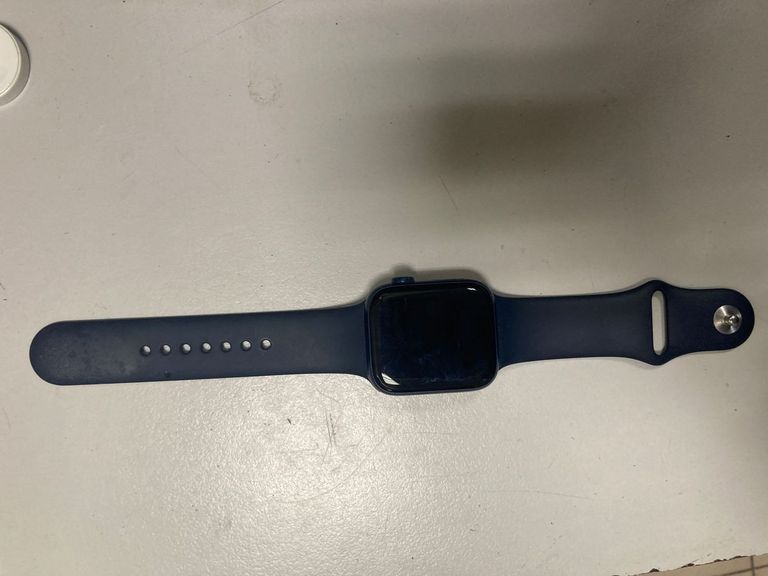 Купити Apple watch series 6 gps 44mm aluminum case Б/У