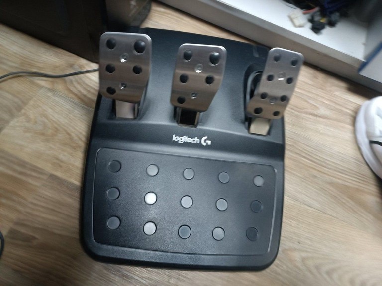 Дешиво Logitech g29 driving force racing wheel / 941-000110, 941-000112 с ломбарда