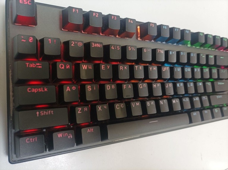 Оголошення Hator icefall mecha rainbow Б/У