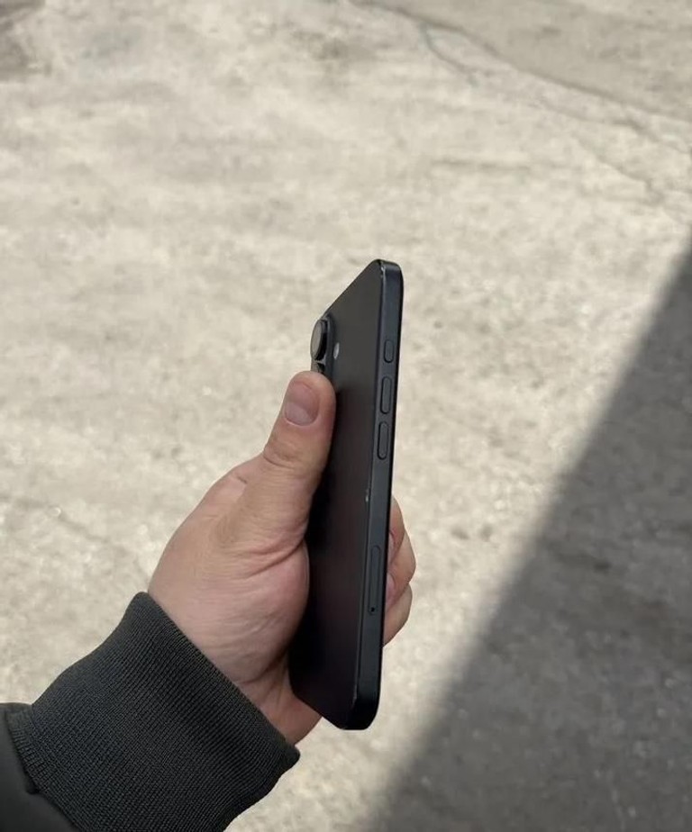 Оголошення Apple iPhone 16 128GB Black (MYE73) Б/У