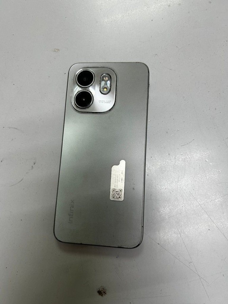 Дешево Infinix smart 9 4/128gb з ломбарду