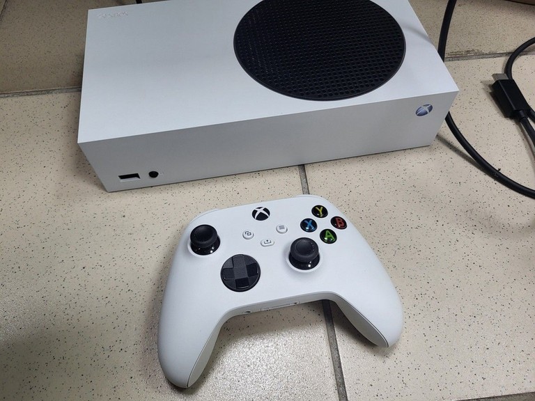 Купити Microsoft xbox series s 512gb Б/У