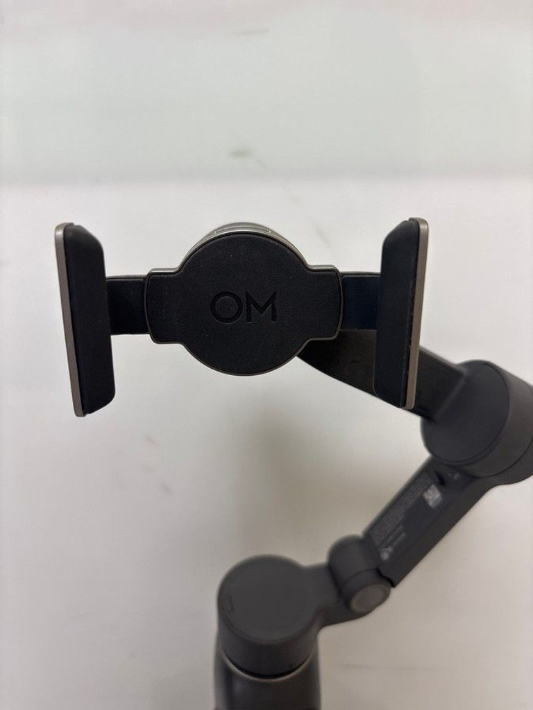 Дешево Dji osmo mobile 7p з ломбарду