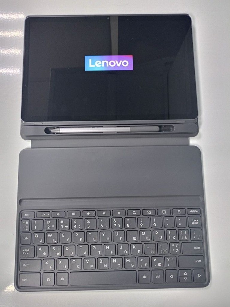Дешиво Lenovo Idea Tab 8/128GB Wi-Fi Luna Grey + Pen and Keyboard (ZAFR0285UA) с ломбарда