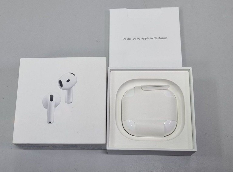 Купить Apple airpods 4 with active noise cancellation Б/У