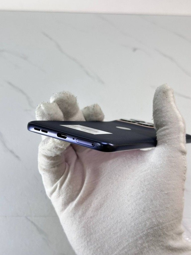 Motorola Edge 70 Fusion 12/256GB Orient Blue (PBBE0052) Код:01-201033689. Зображення 12