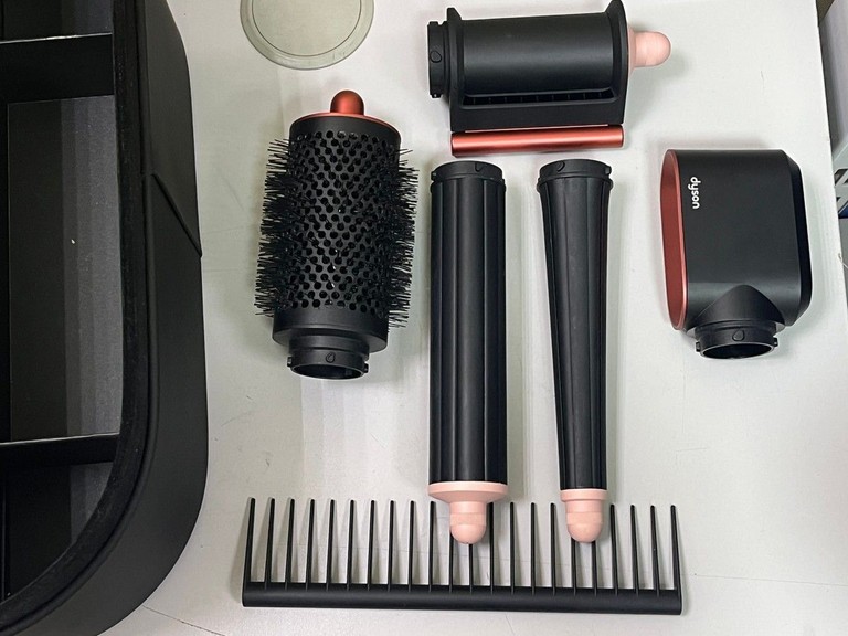 Дешево Dyson HS08 Airwrap i.d. Straight+Wavy Strawberry Bronze/Blush Pink (560810-01) з ломбарду