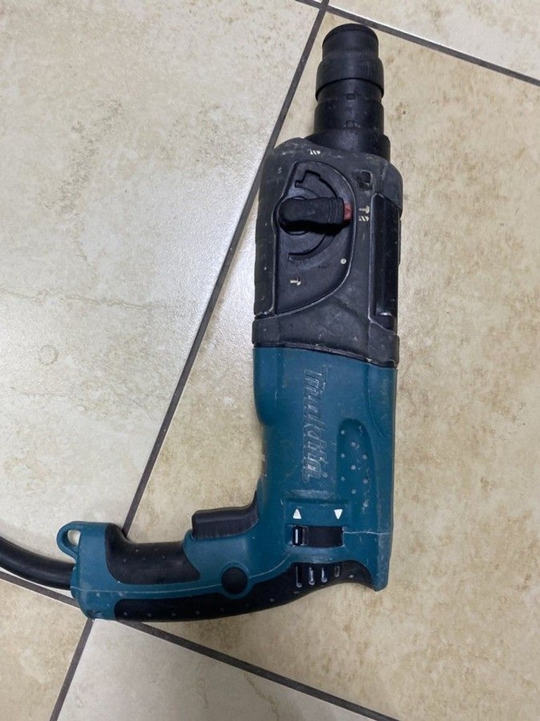 Купити Makita HR2470 Б/У