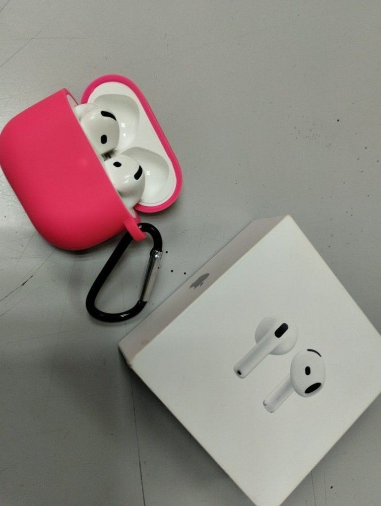 Купити Apple airpods 4 Б/У