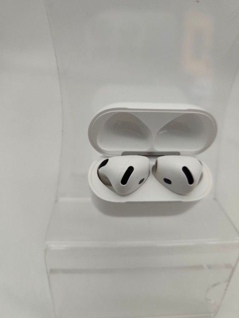 Дешиво Apple airpods 4 с ломбарда