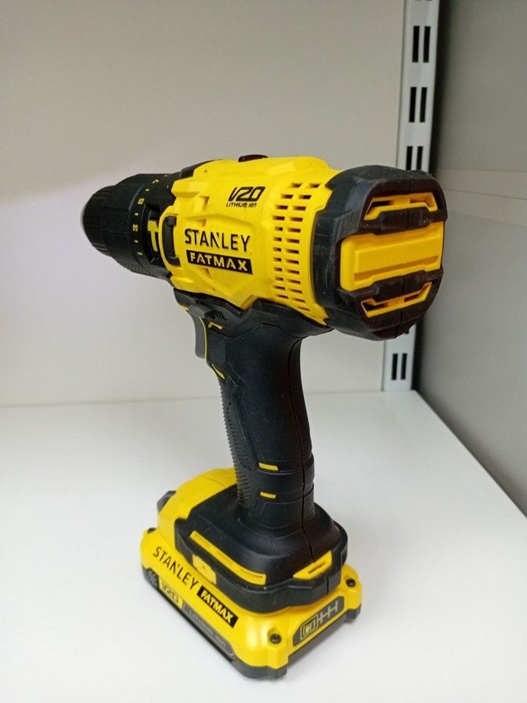 Дешево Stanley SCD711C2K з ломбарду