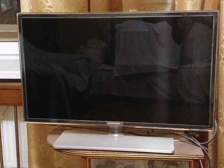 Купити UE32D6530WS Б/У
