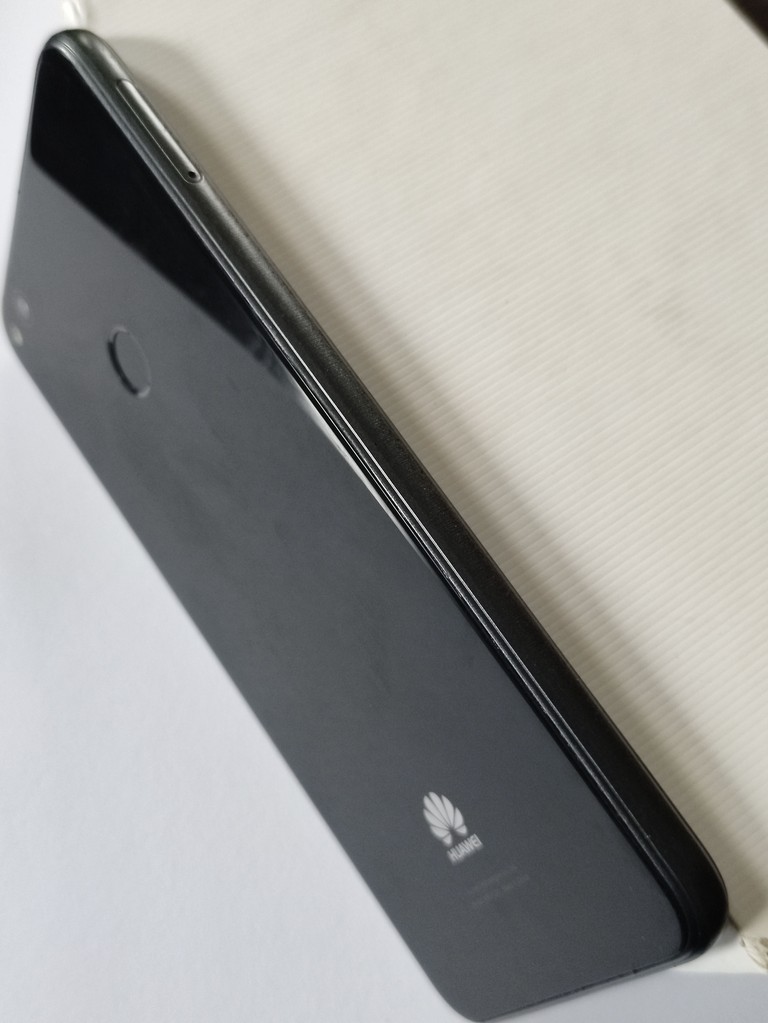 Дешиво HUAWEI P8 Lite (2017) Black с ломбарда