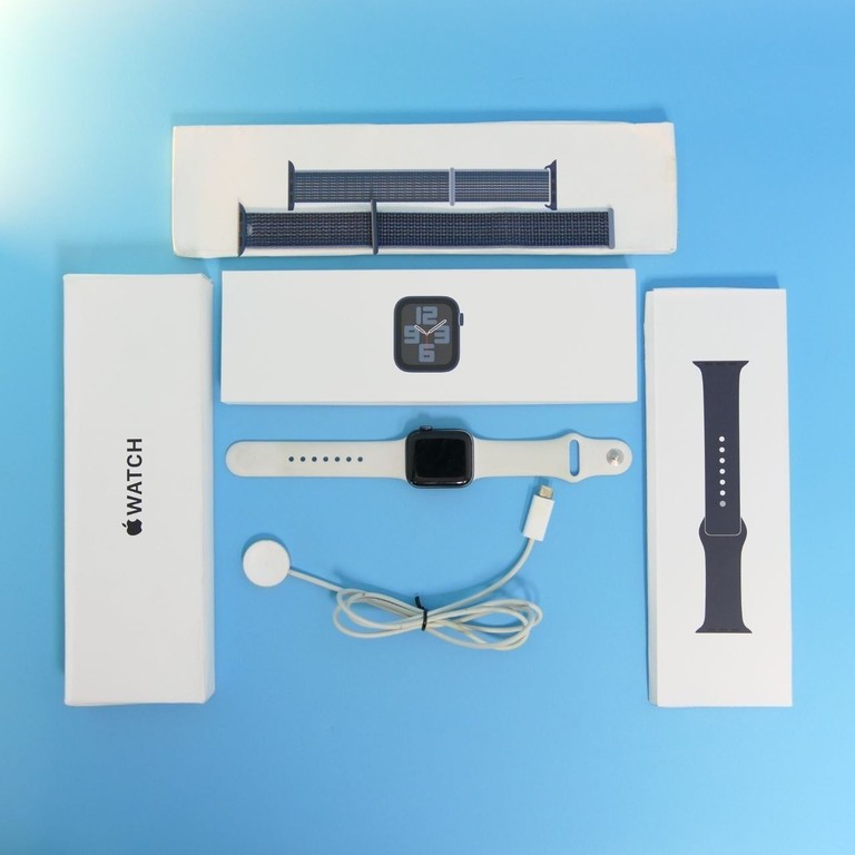 Apple Watch SE 2 GPS 40mm Starlight Aluminium Case with Starlight Sport Band (S/M) Код:null. Изображение 4