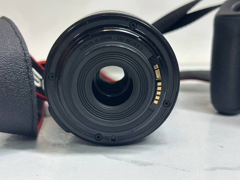 Canon eos 4000d + ef-s 18-55 1:3.5-5.6 iii Код:01-201166901. Изображение 6