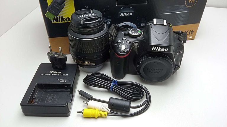 Nikon D5100 kit (18-55mm VR)