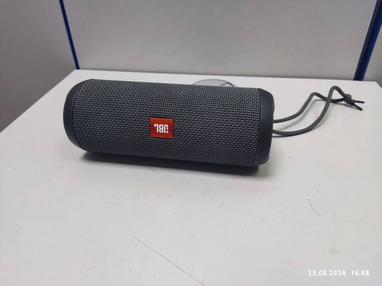 Jbl flip essential